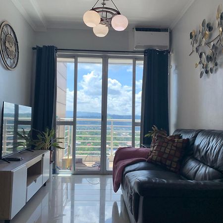 Spacious 2-Bedroom Condo,Wifi,Netflix,Free Parking Cagayan de Oro Buitenkant foto