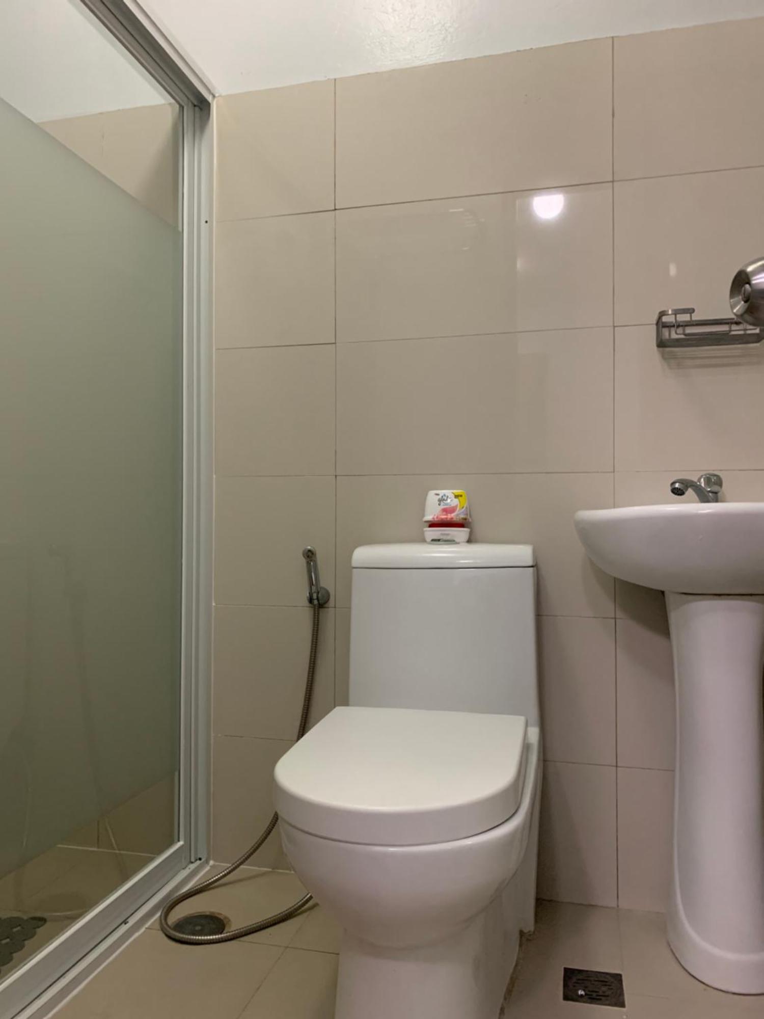 Spacious 2-Bedroom Condo,Wifi,Netflix,Free Parking Cagayan de Oro Buitenkant foto