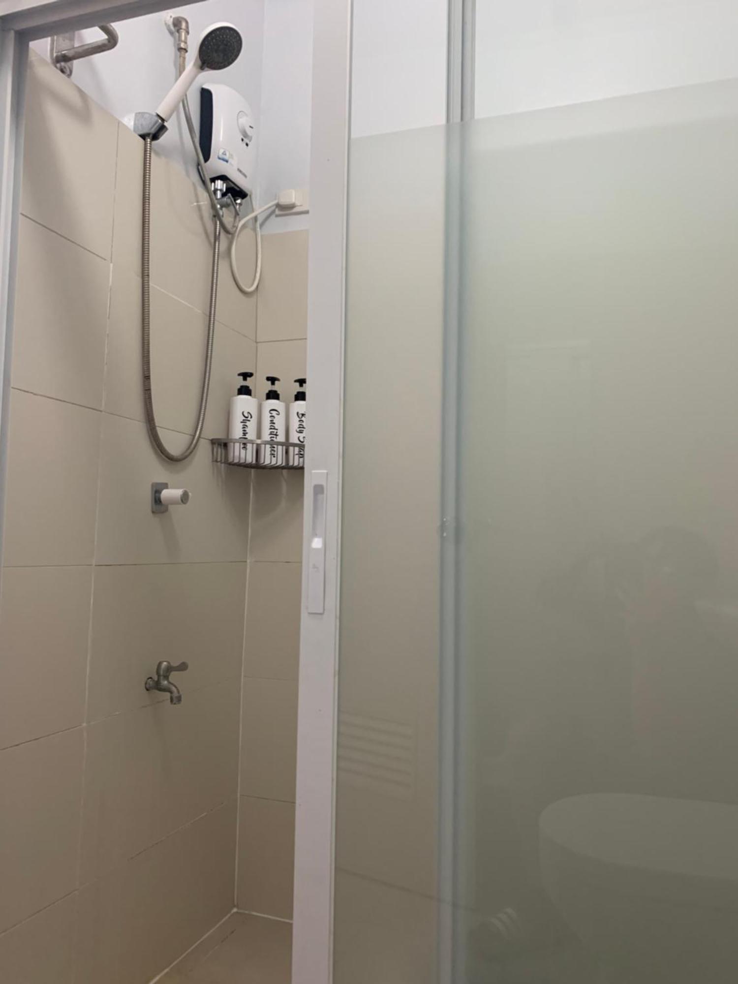 Spacious 2-Bedroom Condo,Wifi,Netflix,Free Parking Cagayan de Oro Buitenkant foto
