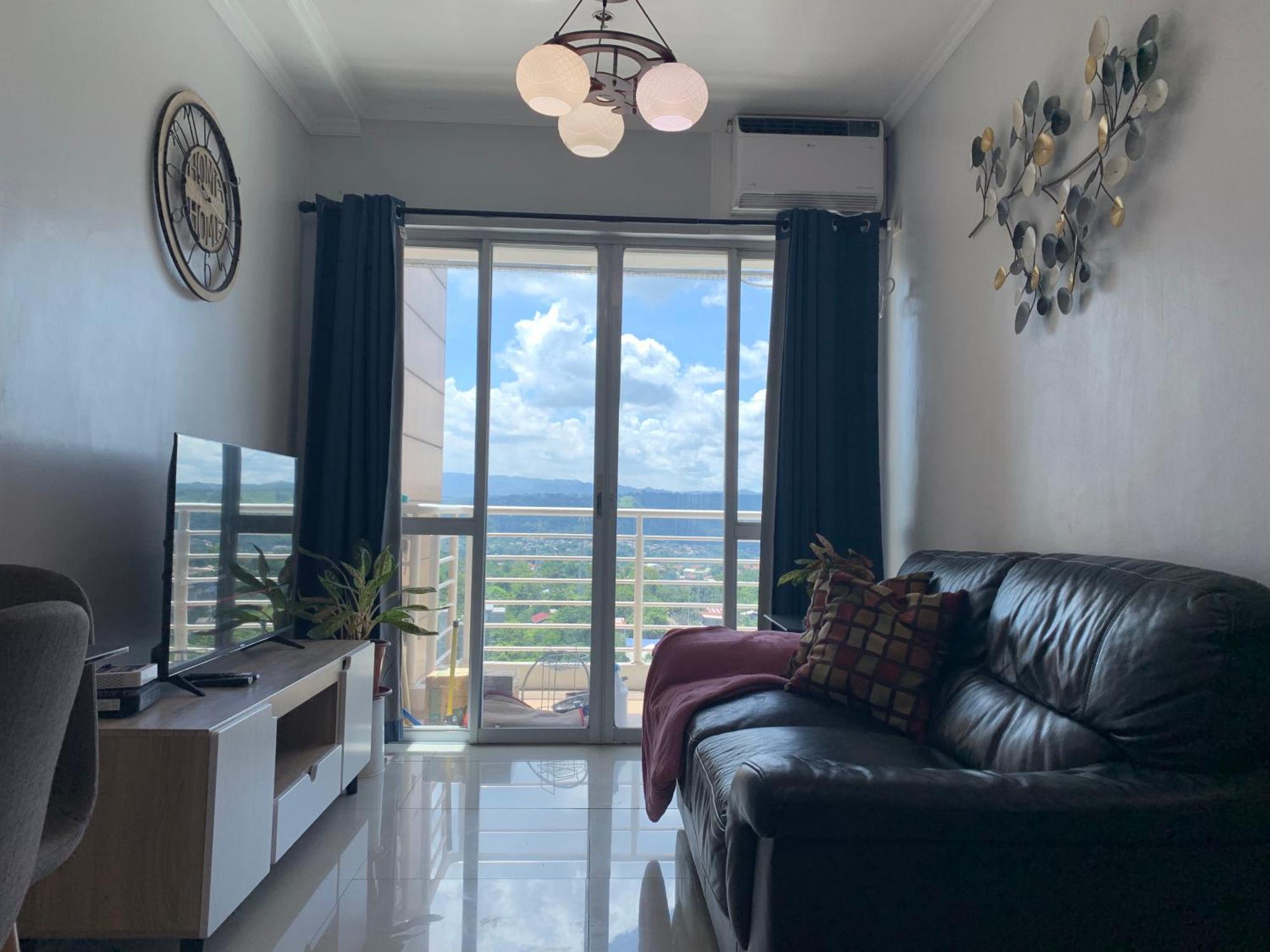 Spacious 2-Bedroom Condo,Wifi,Netflix,Free Parking Cagayan de Oro Buitenkant foto